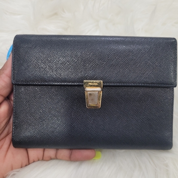 Louis Vuitton Handbags - 🖤▪️PRADA ▪️black Saffiano leather wallet